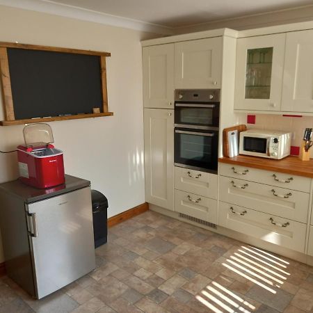 Pet Friendly Beautiful Detached Cottage Close To Spurn Point, Easington And Withersea Кингстон-апон-Халл Экстерьер фото