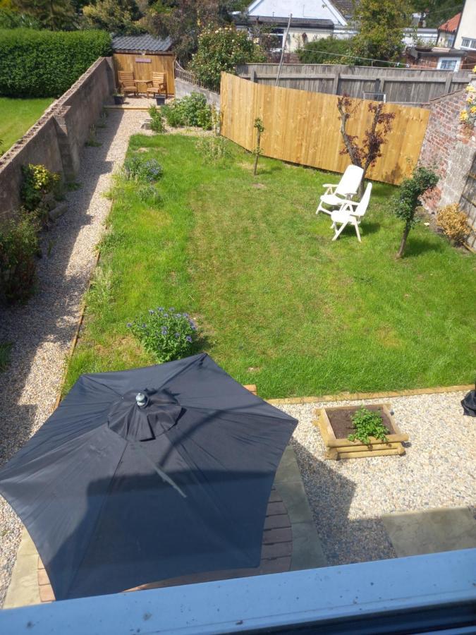 Pet Friendly Beautiful Detached Cottage Close To Spurn Point, Easington And Withersea Кингстон-апон-Халл Экстерьер фото