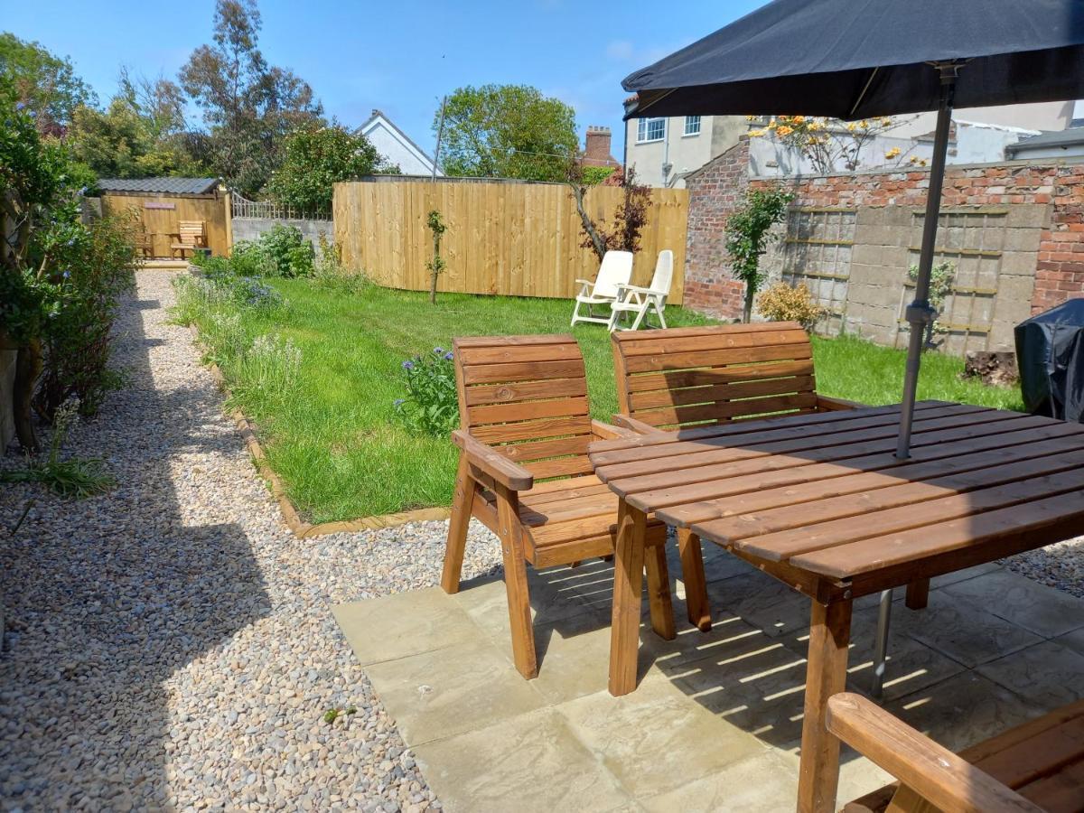 Pet Friendly Beautiful Detached Cottage Close To Spurn Point, Easington And Withersea Кингстон-апон-Халл Экстерьер фото